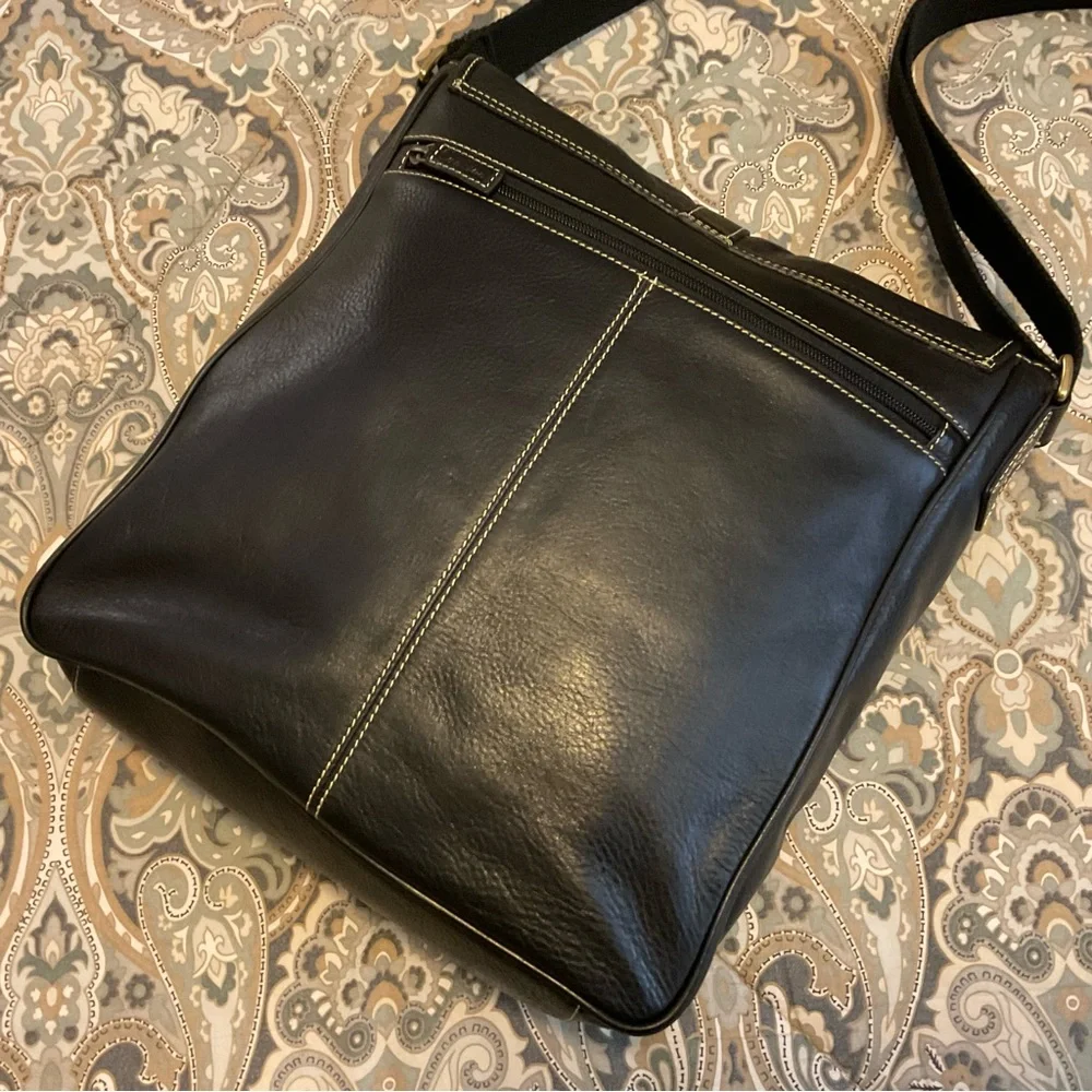 Mint Cole Haan Pebble Leather Messenger Crossbody Bag Used 1x
